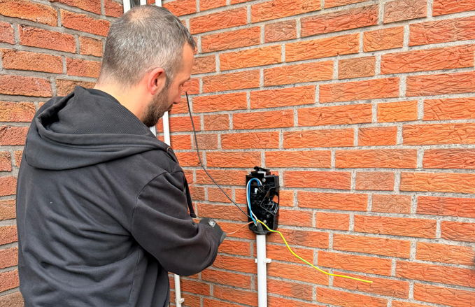Wallbox Installation für E-Autos in Duisburg und Umgebung - Elektromeister BakirConnect Wallbox Installation für E-Autos in Duisburg und Umgebung - Elektromeister BakirConnect