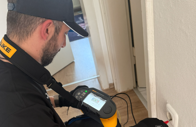 E-Check und elektrische Anlagenprüfung in Duisburg - Sicherheit durch Meisterbetrieb BakirConnect E-Check und elektrische Anlagenprüfung in Duisburg - Sicherheit durch Meisterbetrieb BakirConnect